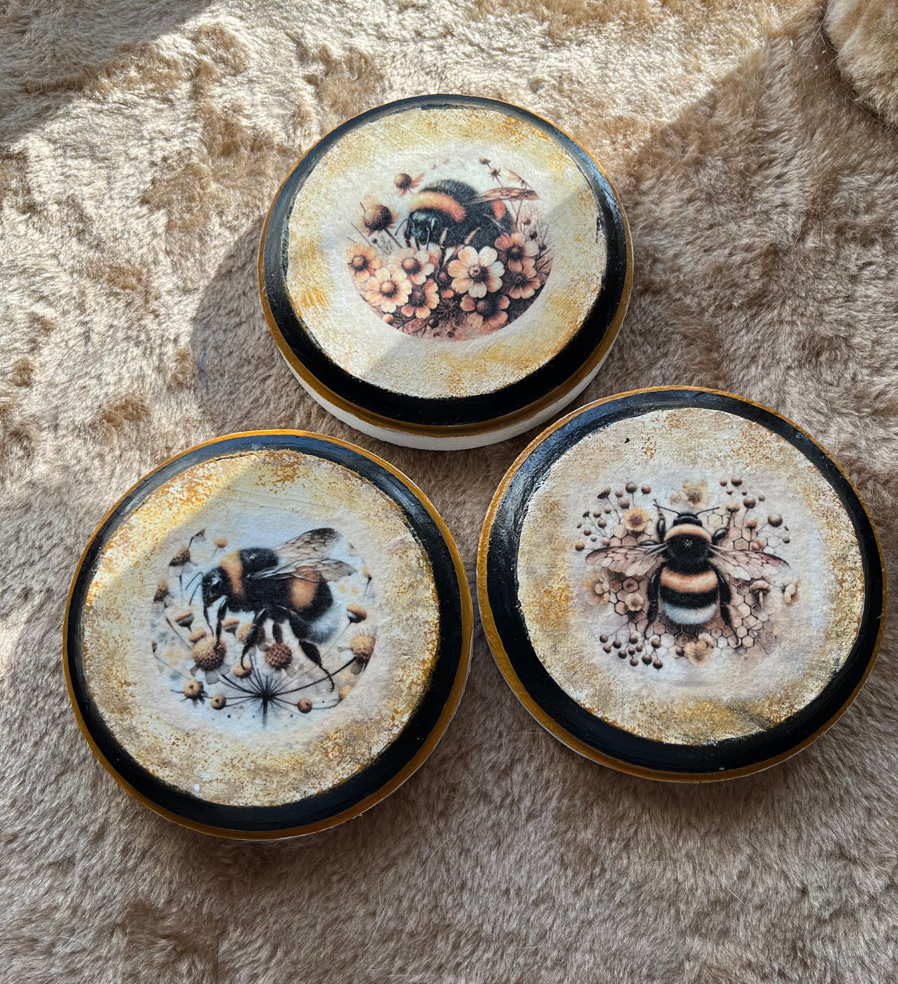 Handmade Vintage Bee Wall Plaques with Pressed Flowers - Set of 3